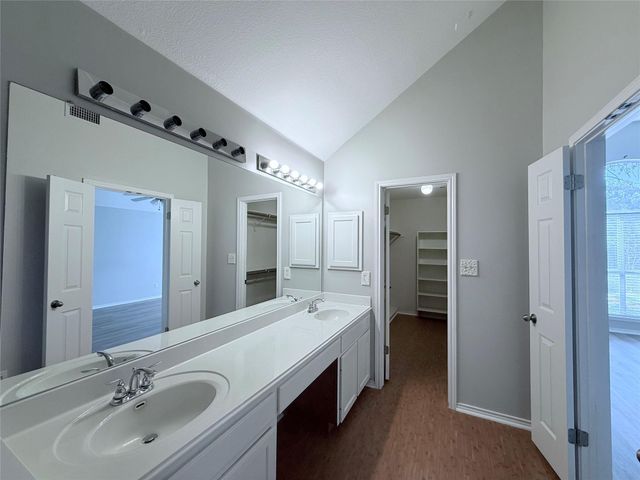 1904 Autumn Fire DR, Cedar Park, TX 78613