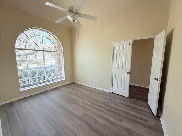 1904 Autumn Fire DR, Cedar Park, TX 78613