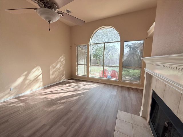 1904 Autumn Fire DR, Cedar Park, TX 78613