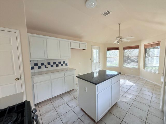 1904 Autumn Fire DR, Cedar Park, TX 78613