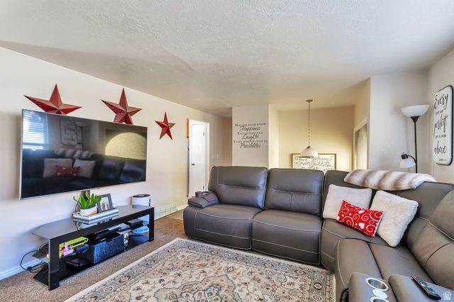 679 E 3050 N, North Ogden, UT 84414