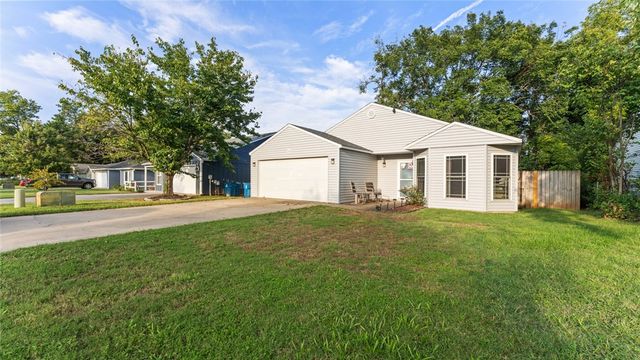 1210 Spring Street, Bentonville, AR 72712