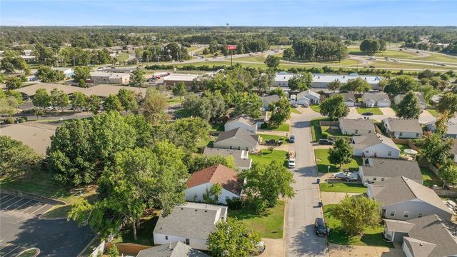 1210 Spring Street, Bentonville, AR 72712