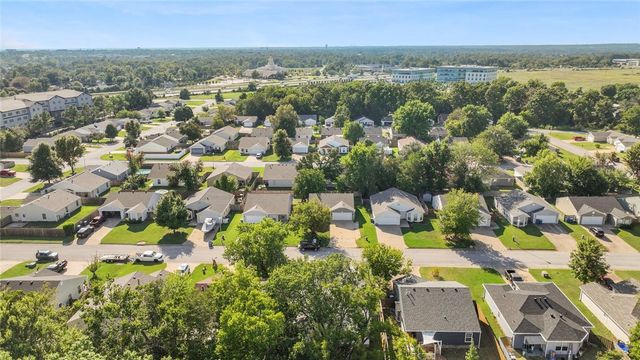 1210 Spring Street, Bentonville, AR 72712