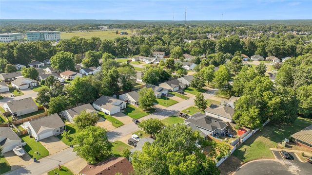 1210 Spring Street, Bentonville, AR 72712