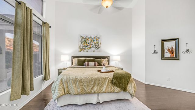 6334 E VIEWMONT Drive 17, Mesa, AZ 85215