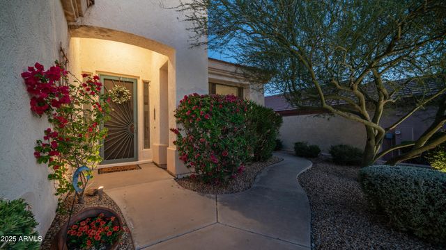 6334 E VIEWMONT Drive 17, Mesa, AZ 85215