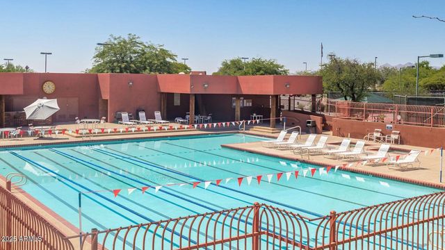 6334 E VIEWMONT Drive 17, Mesa, AZ 85215