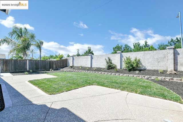 668 Miller Dr, Oakley, CA 94561