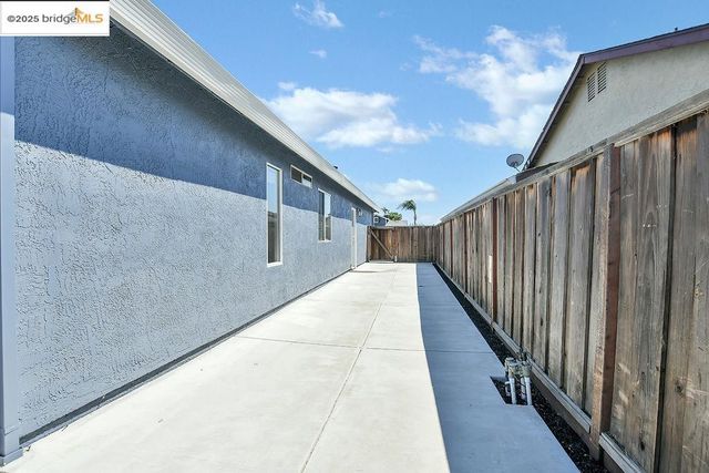 668 Miller Dr, Oakley, CA 94561