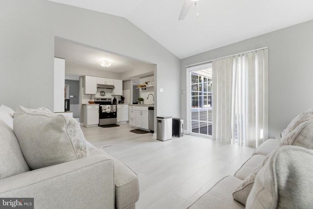 1 LILY CT, Atco, NJ 08004