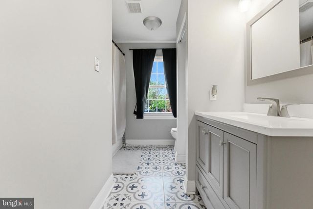 1 LILY CT, Atco, NJ 08004
