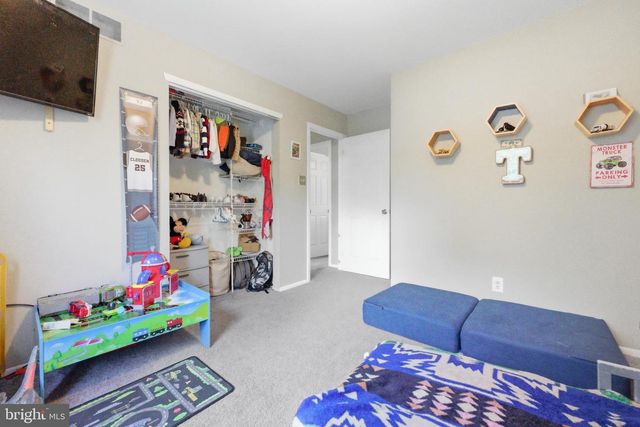 1 LILY CT, Atco, NJ 08004