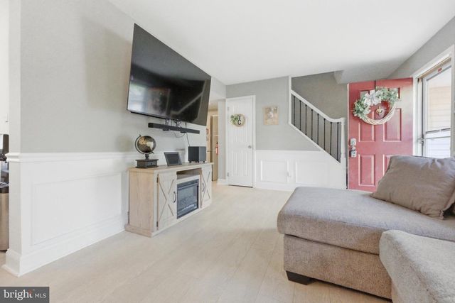 1 LILY CT, Atco, NJ 08004