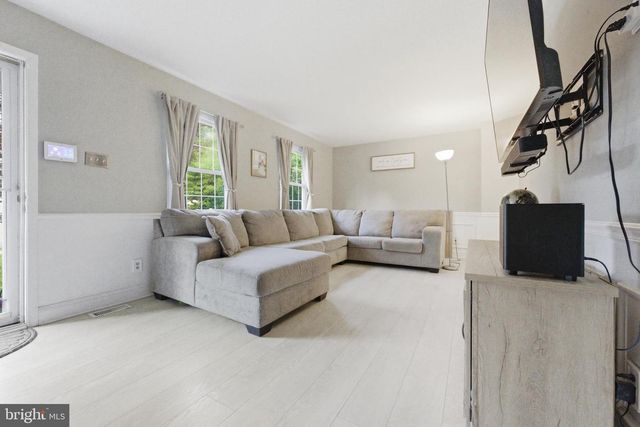 1 LILY CT, Atco, NJ 08004