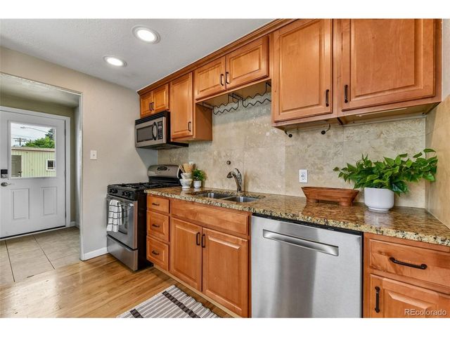 6930 W 54th Ave, Arvada, CO 80002