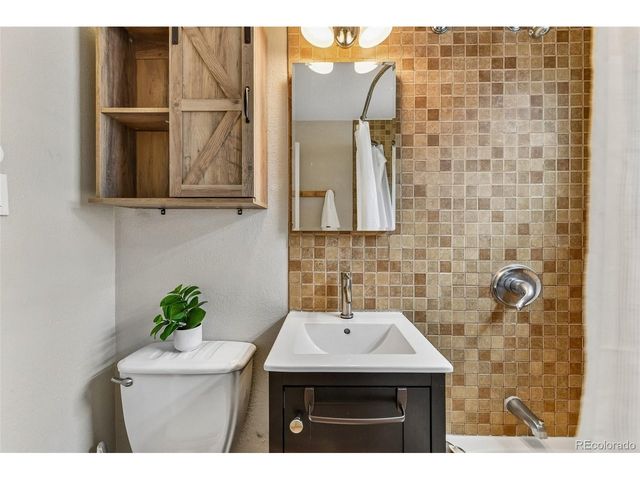 6930 W 54th Ave, Arvada, CO 80002