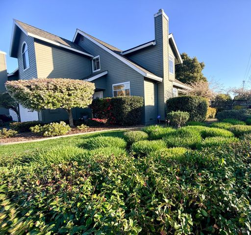 13 Heron Ct, San Rafael, CA 94901