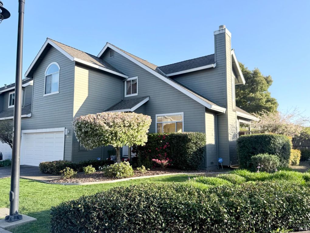 13 Heron Ct, San Rafael, CA 94901