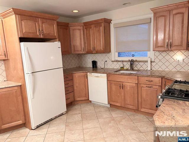 3-40 28th Street, Fair Lawn, NJ 07410