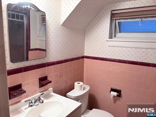 3-40 28th Street, Fair Lawn, NJ 07410