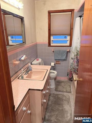 3-40 28th Street, Fair Lawn, NJ 07410