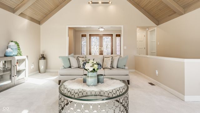 8613 Seaward Lane, Indianapolis, IN 46256