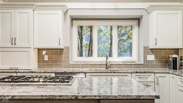 8613 Seaward Lane, Indianapolis, IN 46256