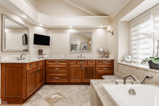 8613 Seaward Lane, Indianapolis, IN 46256