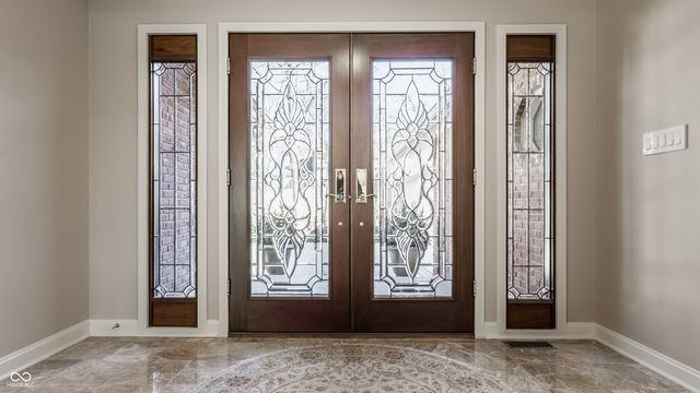 8613 Seaward Lane, Indianapolis, IN 46256