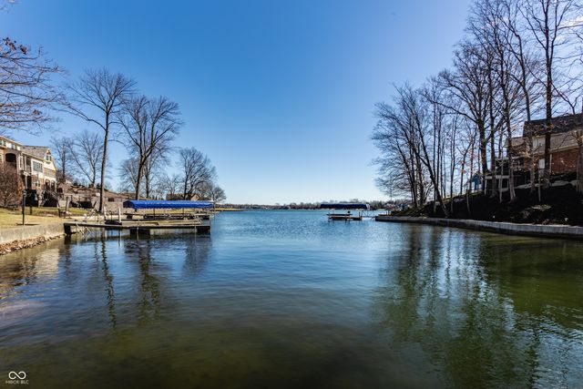 8613 Seaward Lane, Indianapolis, IN 46256