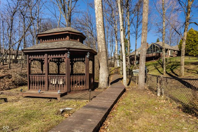 8613 Seaward Lane, Indianapolis, IN 46256