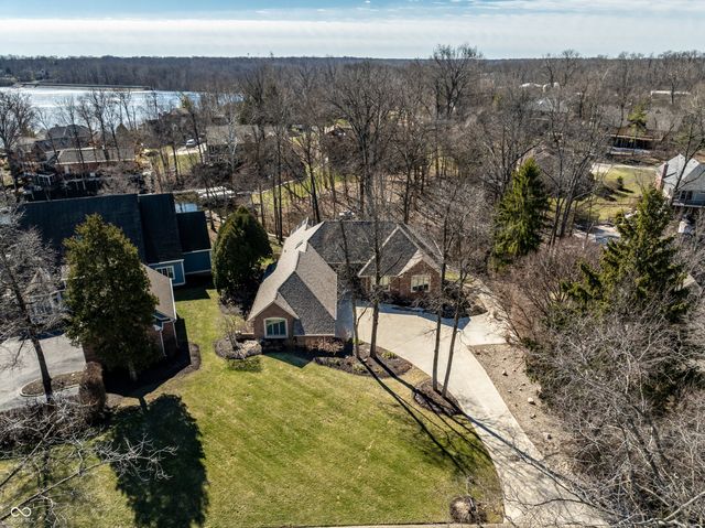 8613 Seaward Lane, Indianapolis, IN 46256