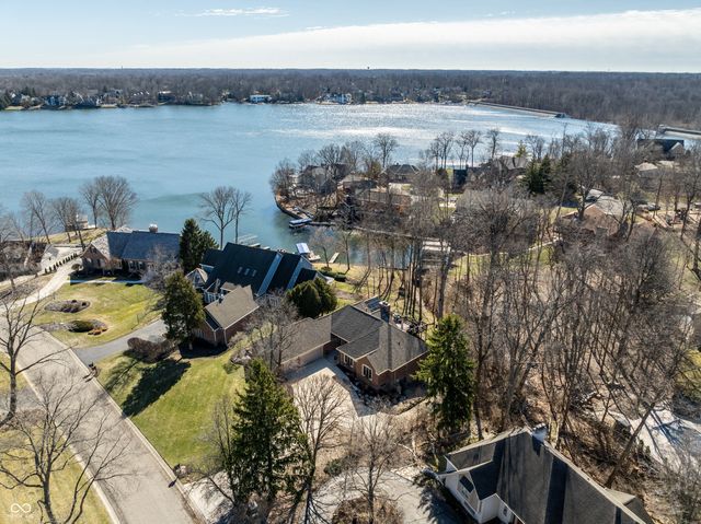 8613 Seaward Lane, Indianapolis, IN 46256