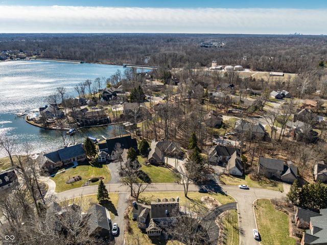 8613 Seaward Lane, Indianapolis, IN 46256