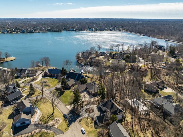 8613 Seaward Lane, Indianapolis, IN 46256