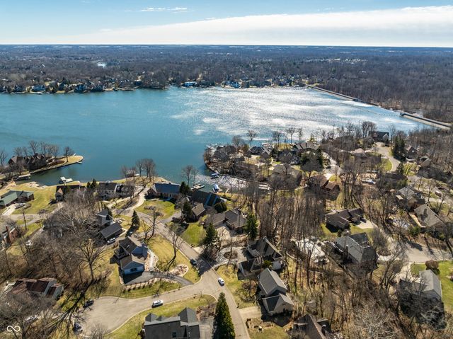 8613 Seaward Lane, Indianapolis, IN 46256