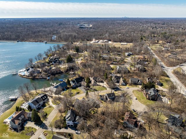 8613 Seaward Lane, Indianapolis, IN 46256