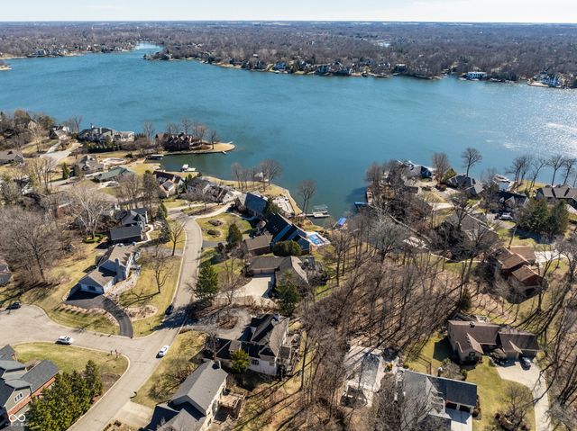 8613 Seaward Lane, Indianapolis, IN 46256