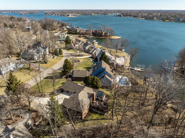 8613 Seaward Lane, Indianapolis, IN 46256