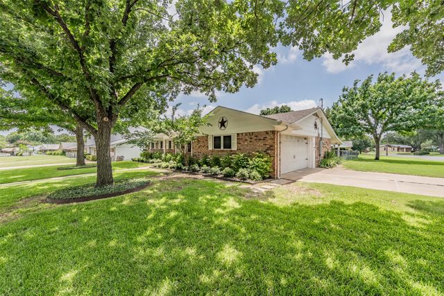 553 NW Janie Lane, Burleson, TX 76028