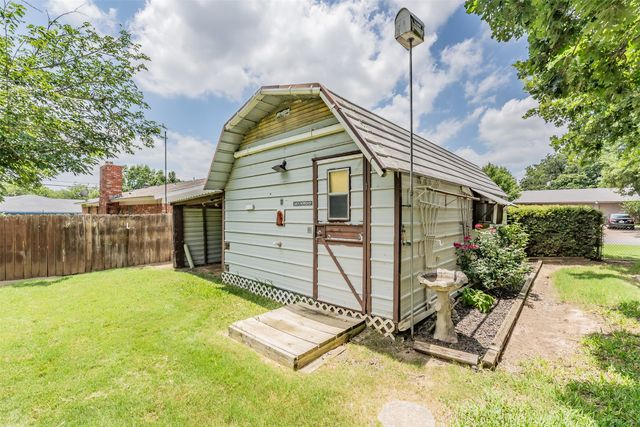 553 NW Janie Lane, Burleson, TX 76028
