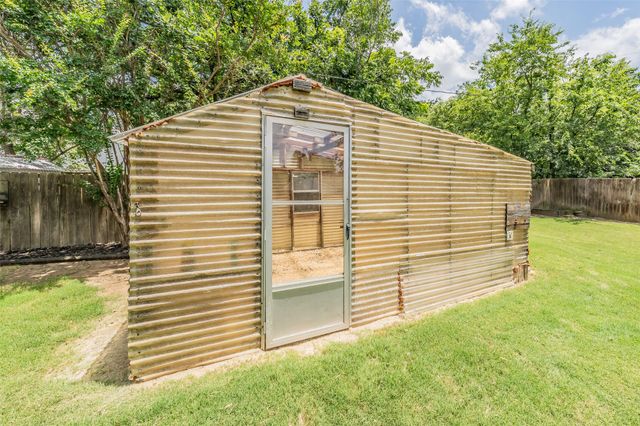 553 NW Janie Lane, Burleson, TX 76028