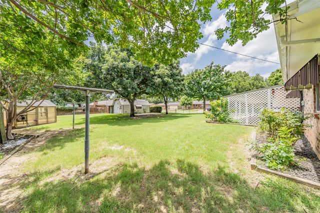 553 NW Janie Lane, Burleson, TX 76028