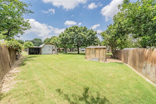 553 NW Janie Lane, Burleson, TX 76028