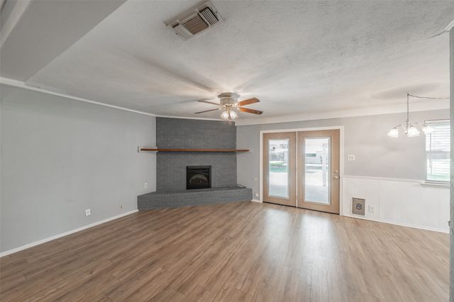 553 NW Janie Lane, Burleson, TX 76028