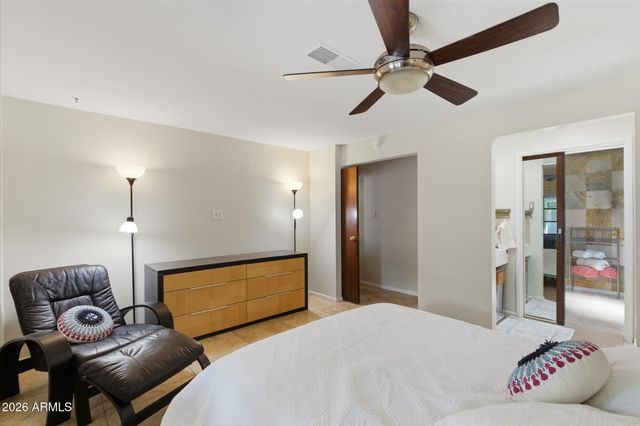 4613 E VERNON Avenue, Phoenix, AZ 85008