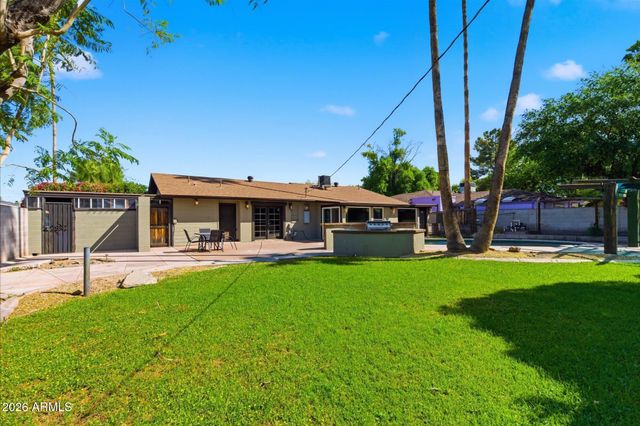 4613 E VERNON Avenue, Phoenix, AZ 85008