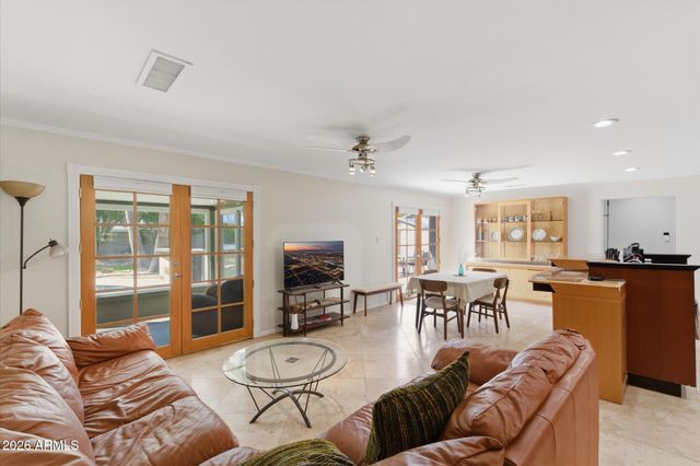 4613 E VERNON Avenue, Phoenix, AZ 85008