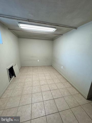 7208 OAKLAND ST, Philadelphia, PA 19149